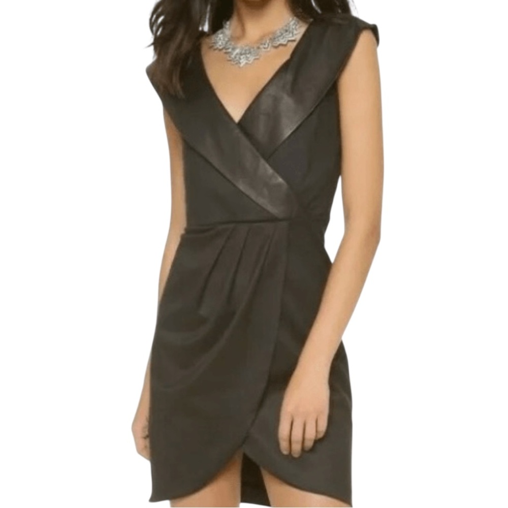 Alice + Olivia Black Shayna Sheath Mini Dress v neck lamb leather collar XS/2